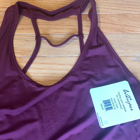 Vie Active / Whisper / Old Navy loose fitting Tank Tops. XL (S fits larger) NWT - Picture 2 of 7